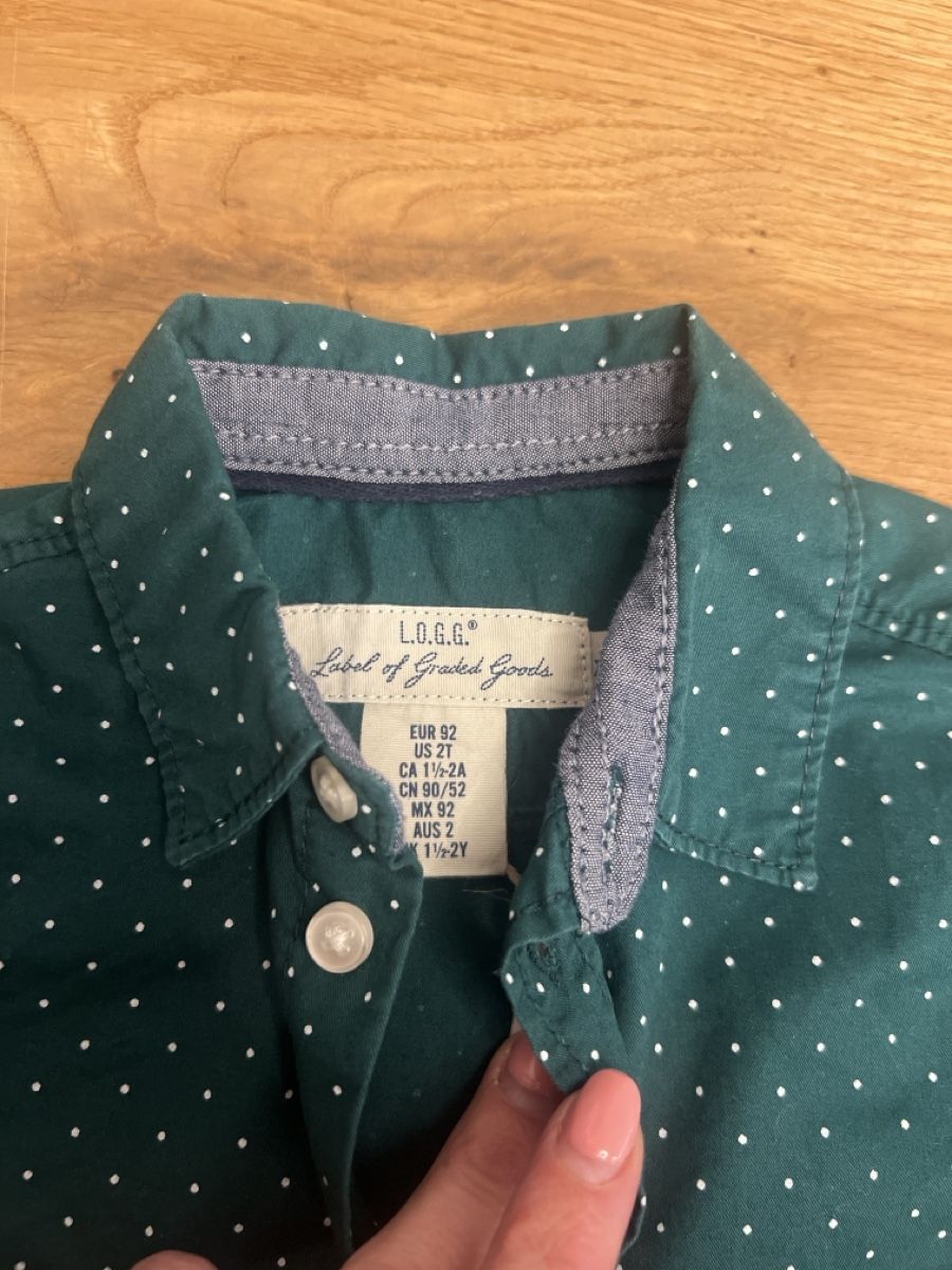 H&M Camicie, T-shirt & Polo: Hemd grün Gr 92 – Usato da Stans venduto da Jaeseli 1