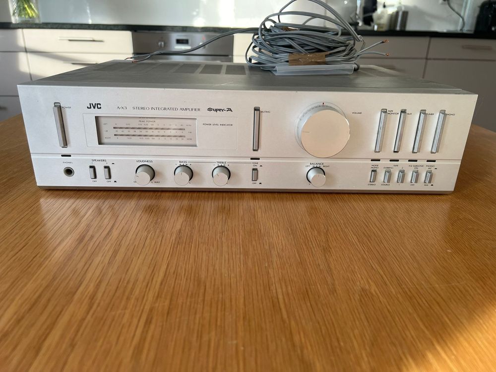 JVC A-X3 Stereo Verstärker und 2 Boxen (Gebraucht) in Zürich für CHF 51 ...