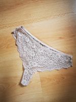 Spitze Tanga Slip, neuwertig, Grösse S/M, Beige, Sommer!
