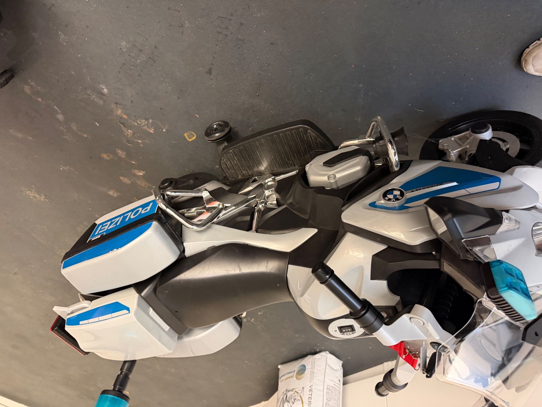 BMW Veicoli per bambini: Kinder-Elektromotorrad BMW R1200RT Polizei – Usato da Zürich venduto da Sacha1234 2