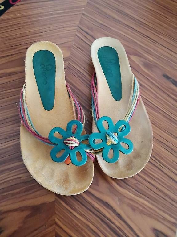 Scarpe da donna: Hausschuh mit Assecoirs, Gr. 37 – Usato da Muri b. Bern venduto da Claudiahuegli 3