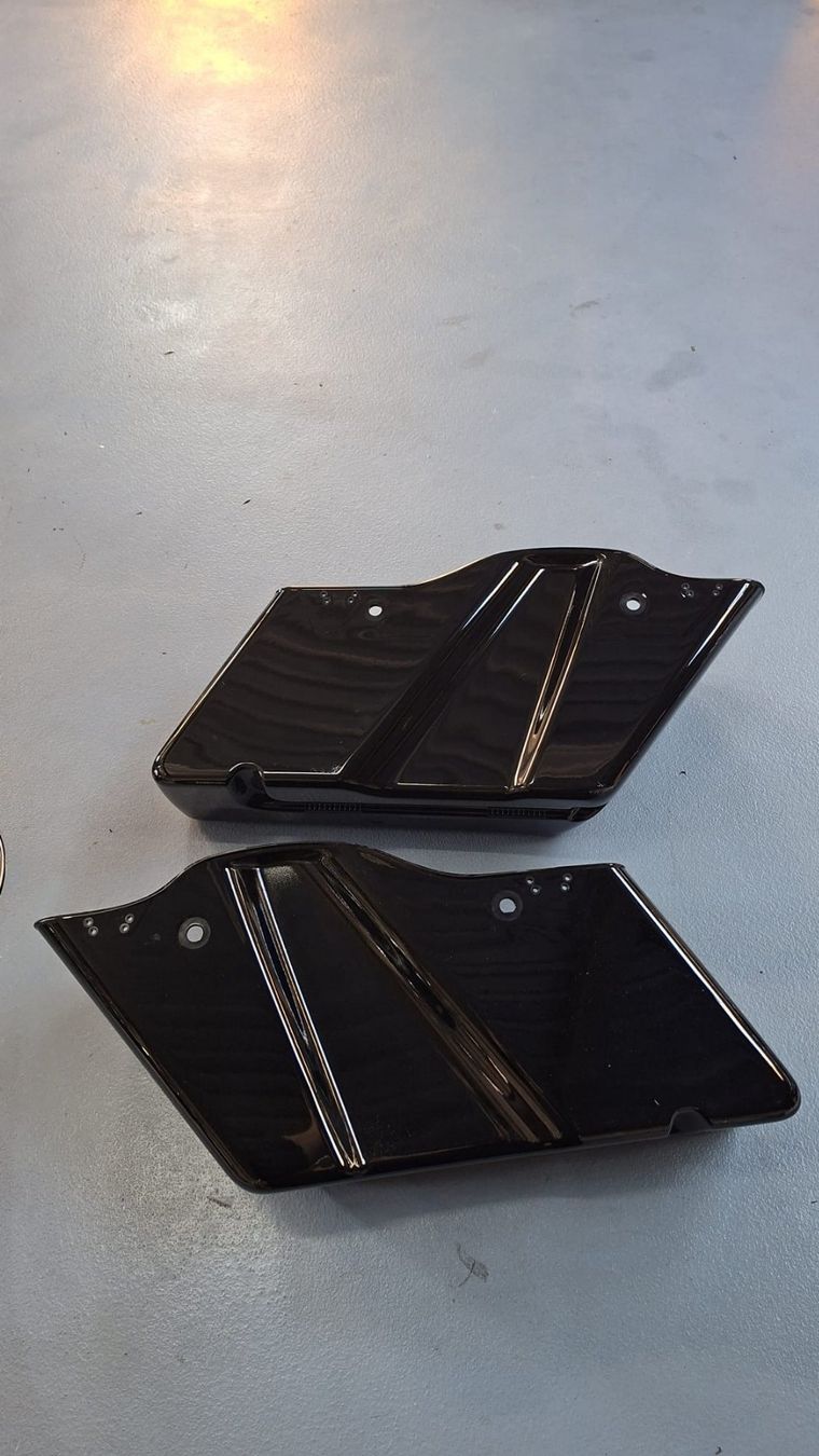 Harley-Davidson Topcase: Harley Davidson FLHX 2011 Koffer ohne Deckel – Usato da Kerns venduto da .Biker. 2