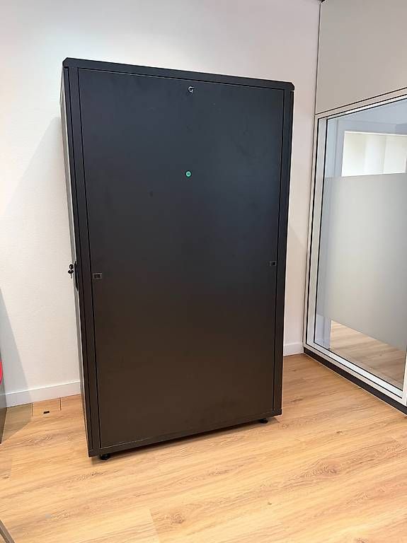 Armadi: Wirewin CAB PERF 800×1200×42U BL – Usato da Baar venduto da ash_sqt2 2