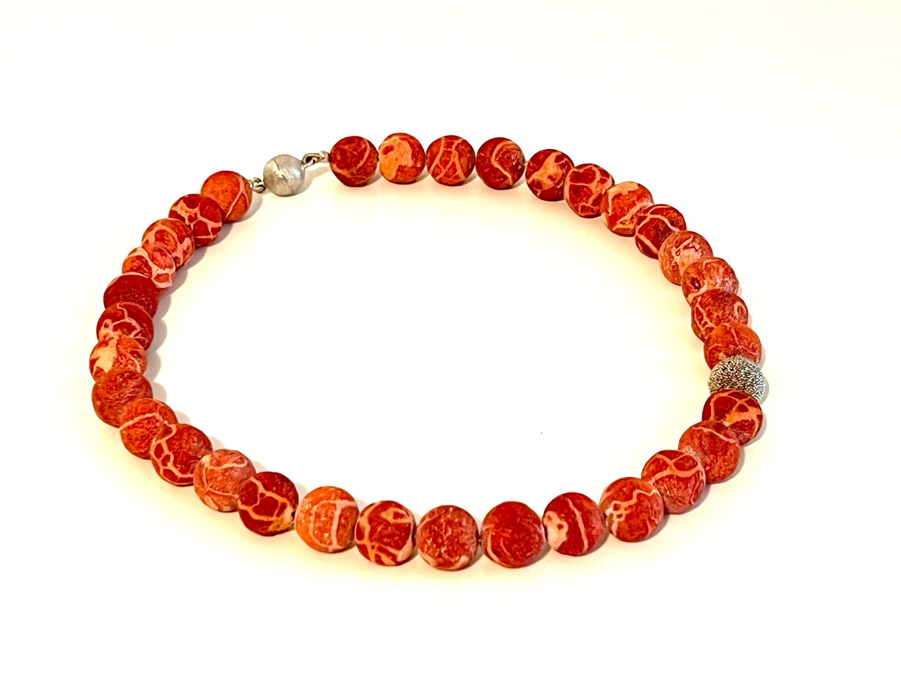 Colliers: Rote Korallen Halskette mit Sterling Silber – Neuf avec emballage d'origine à Rüschlikon par ThereseJewelryDesign 4