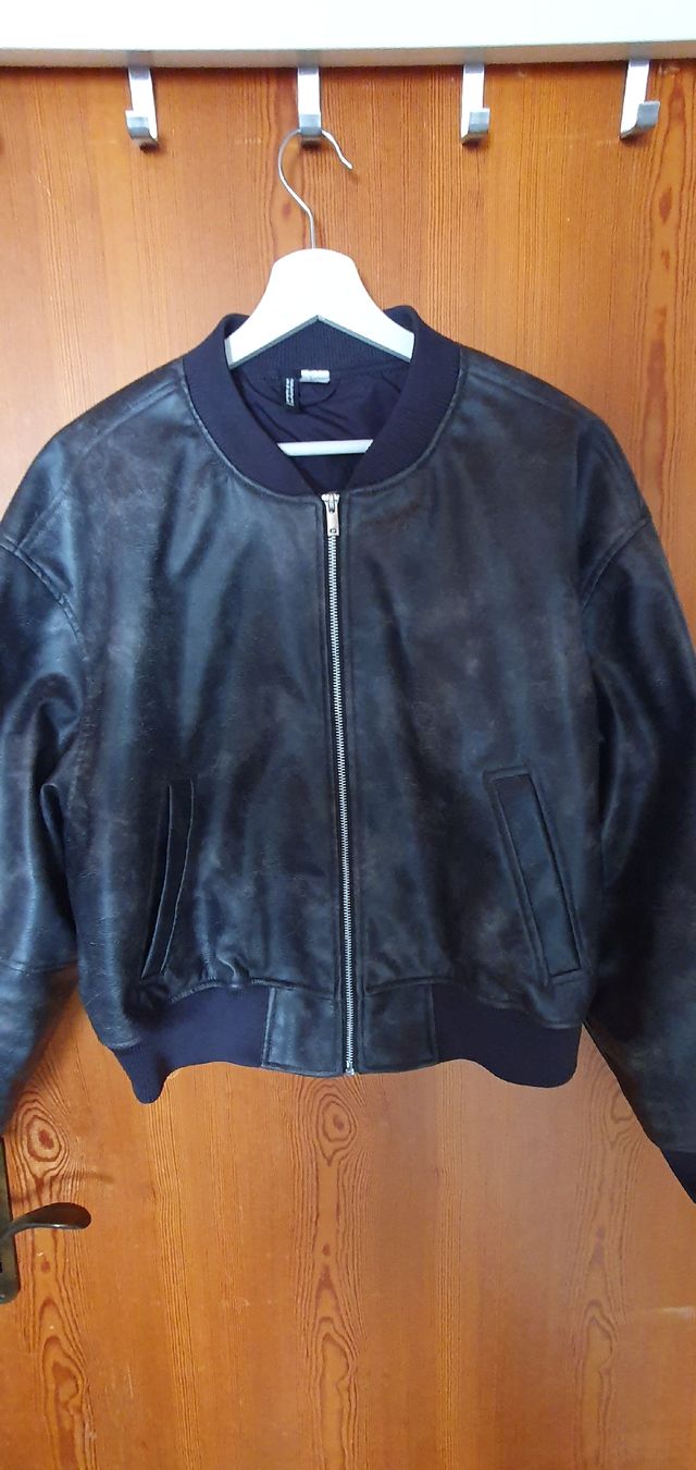 H&M Giacche: Bomberjacke aus Kunstleder von H&M – Usato da Weite venduto da rapunzel23