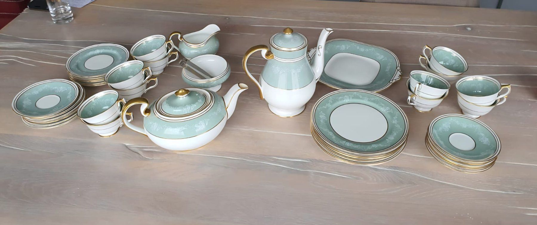 Set di piatti: Service: Aynsley China Bone "Rose Wood" – Nuovo (secondo la descrizione) da Gontenschwil venduto da edfddp19