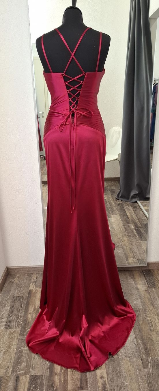 Robes: Abendkleid rot  – Neuf (Voir description) à Uster par VMT. 4