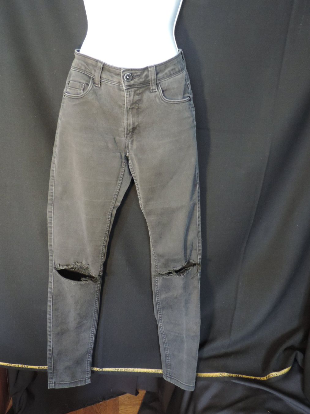 Jeans: jeans stretch noir gris – Usato da Genève venduto da Axelle333 3