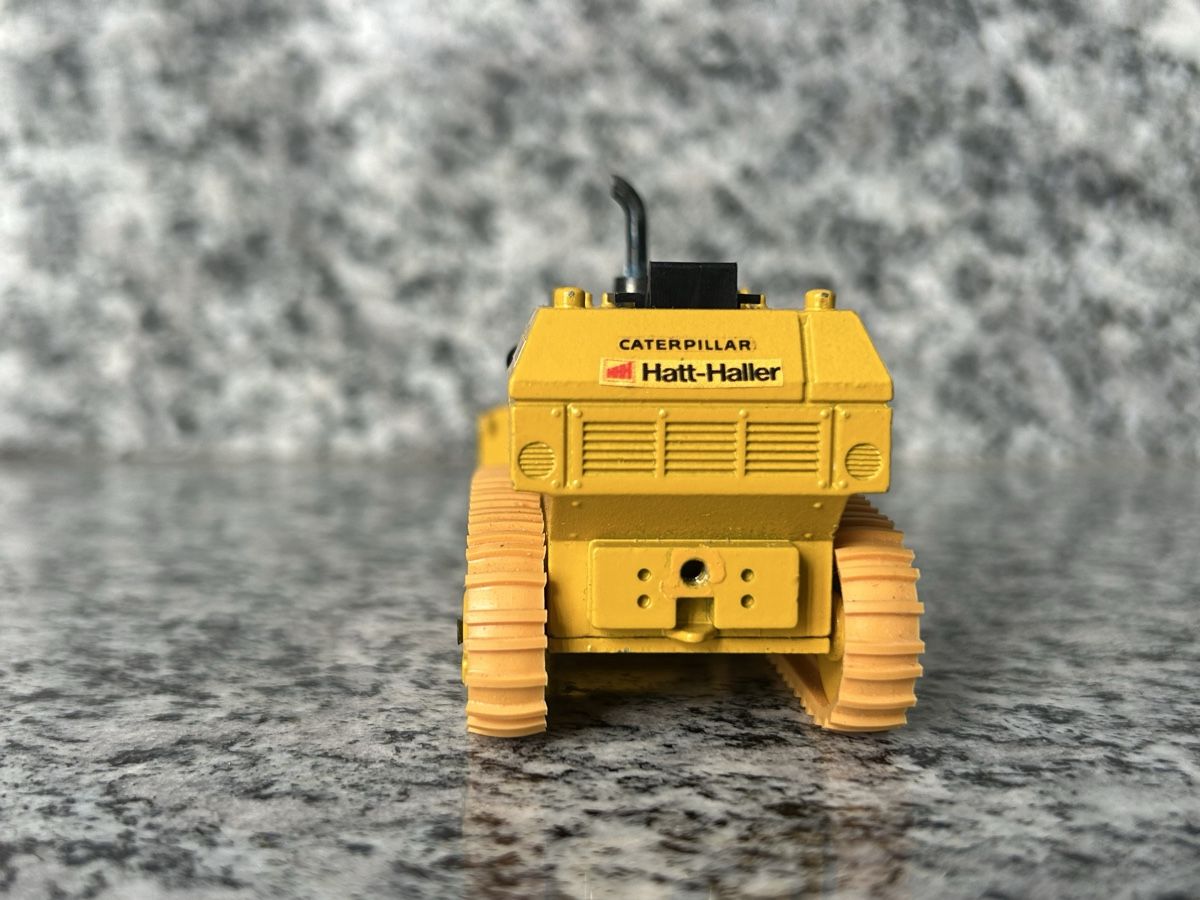 Caterpillar Kit di modellismo & Modellini statici: Cat 955 , 1:50 , NZG – Usato da Horw venduto da Tigercat635 3