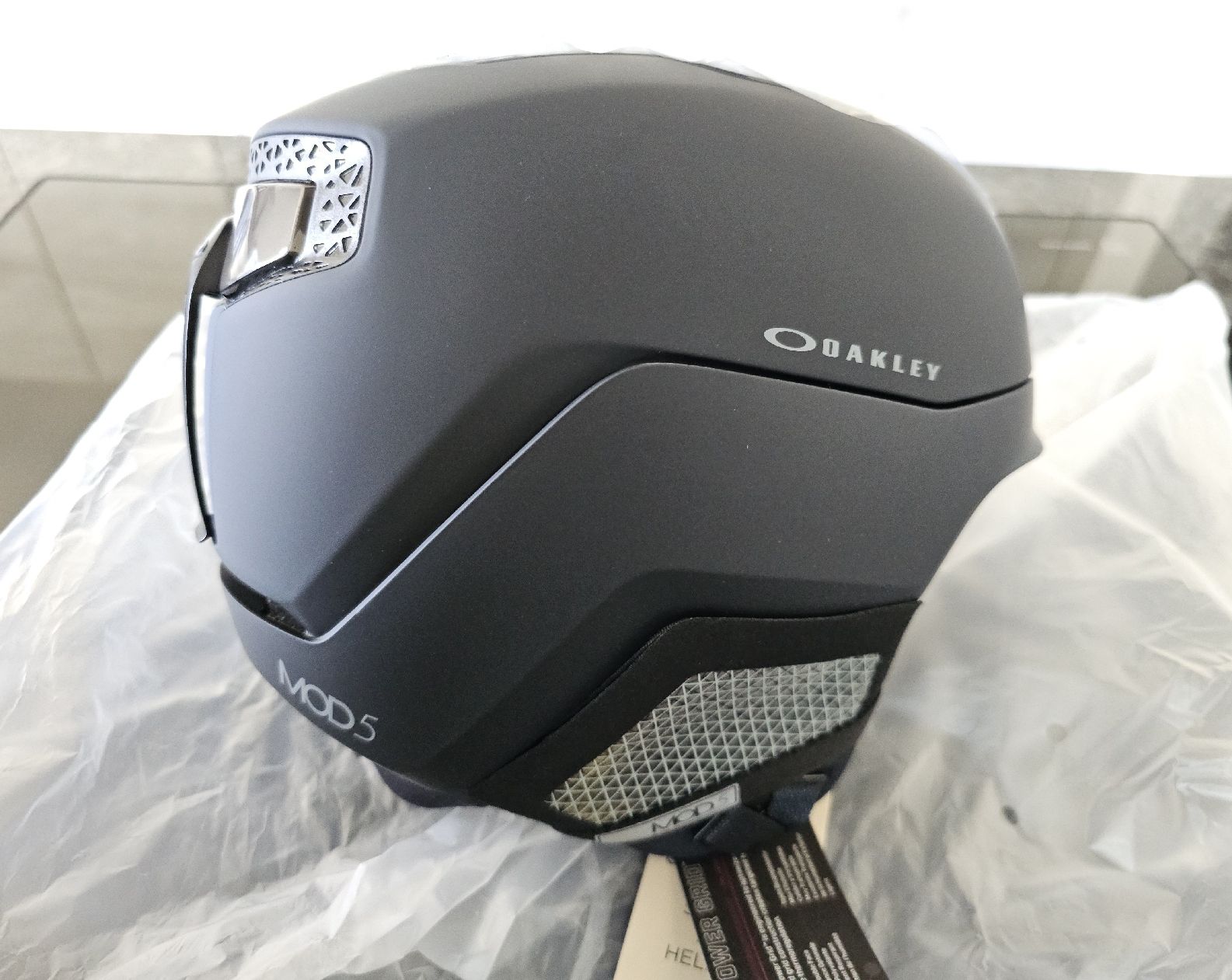 Oakley Caschi: Neuf casque Oakley MOD5 taille S – Nuovo e nell'imballaggio originale da Attalens venduto da mar_rq8k