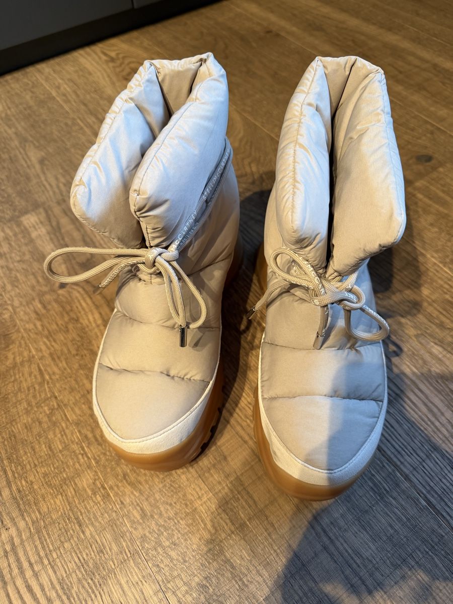 Stella McCartney Chaussures femmes: The Stella McCartney Trace Quilted Platform Boots – D'occasion à Herrliberg par Tubalp