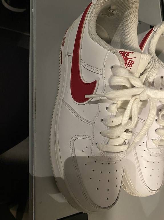 Scarpe da uomo: Nike Air Force 1 in weiss/rot – Usato da Rümlang venduto da NeomiM