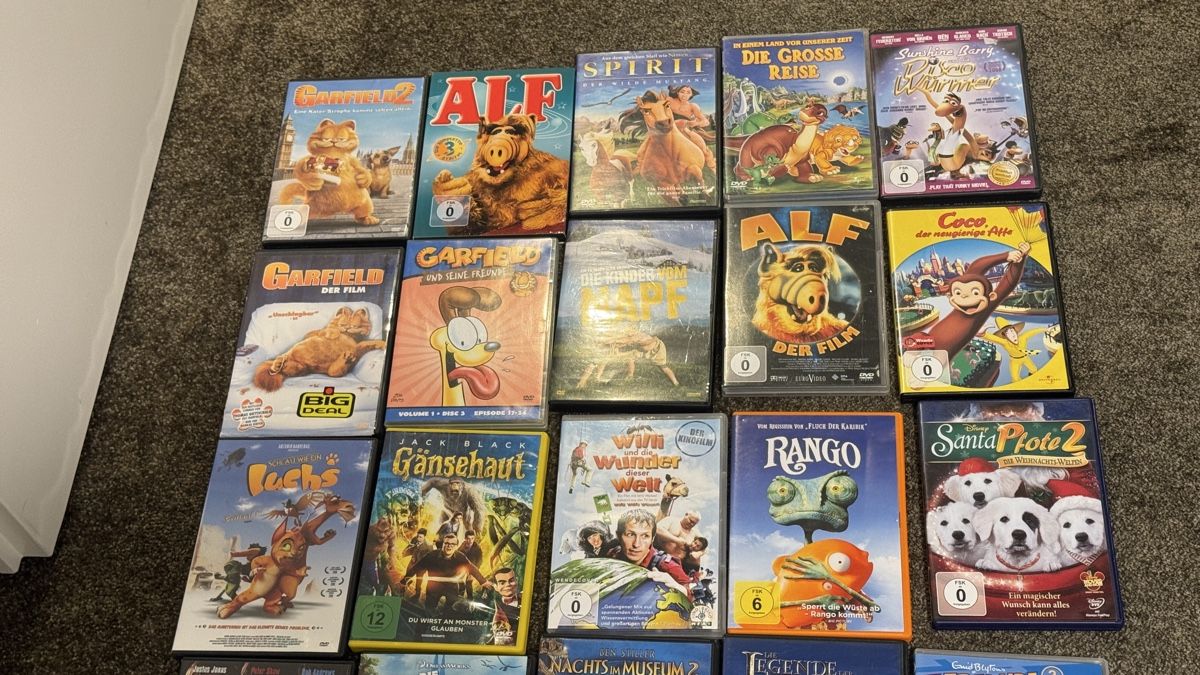 Tutti i DVDs: 30 DVD Kinderfilme – Usato da Alchenflüh venduto da Nautic 1