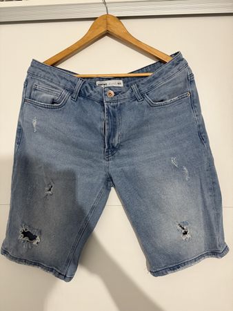 Coole Jeans Shorts Grösse 33