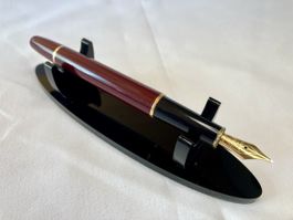 Montblanc Meisterstück 144 Bordeaux Burgundy –14K Gold