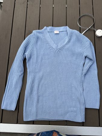 Hellblauer Pulli 36