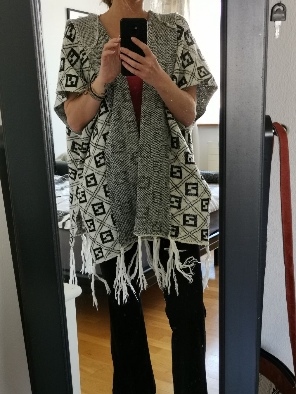 Sonstige Kleidung & Accessoires: Poncho mit Musterung – Neu (gemäss Beschreibung) aus Zürich von Immoertel