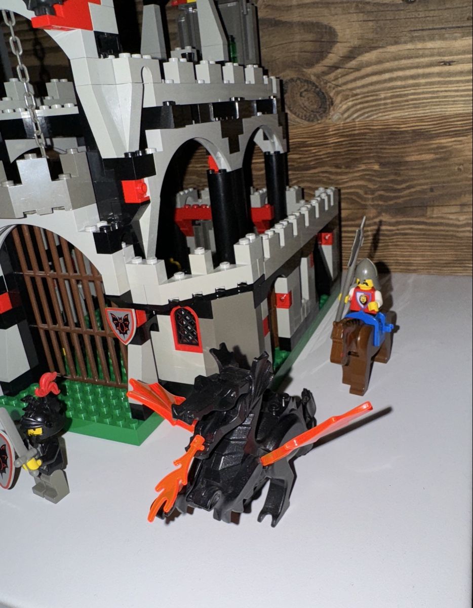 Lego Spielzeuge: Lego Set 6097 Night Lord's Castle – Gebraucht aus Oberdiessbach von design13 4