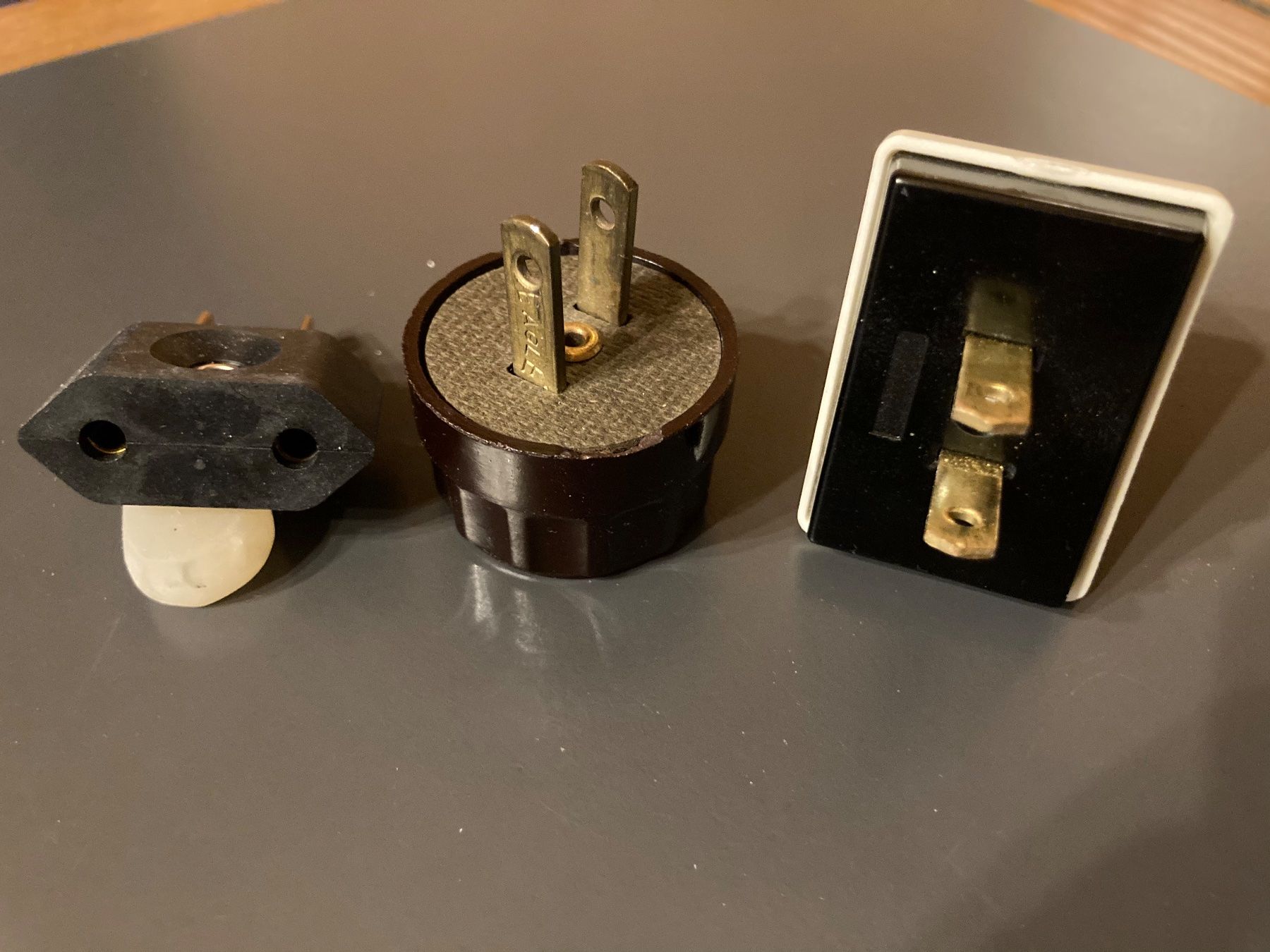Unità & Adattatore: Reise Strom-Steckeradapter, .... 3 Stück – Usato da Muttenz venduto da Golden_Times 1