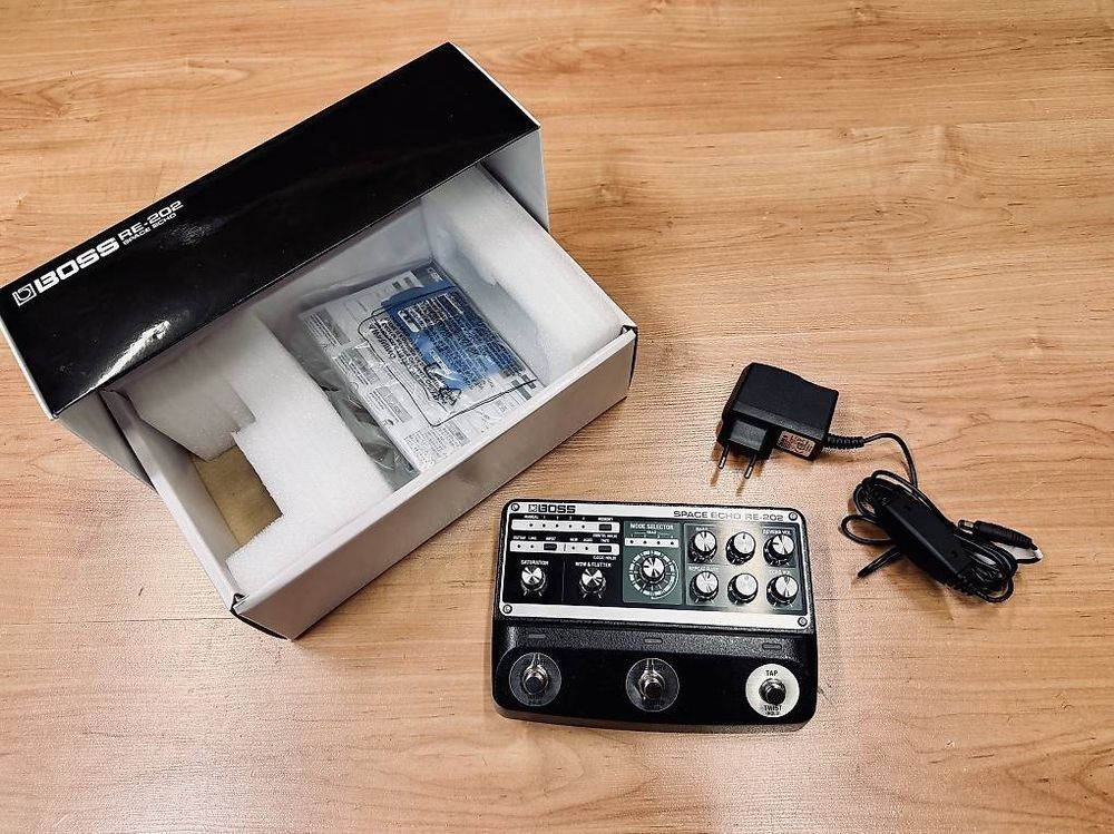 Boss Musikinstrumente: Boss RE-202 Space Echo - Delay/Reverb – Neu (gemäss Beschreibung) aus Basel von aophkes 2