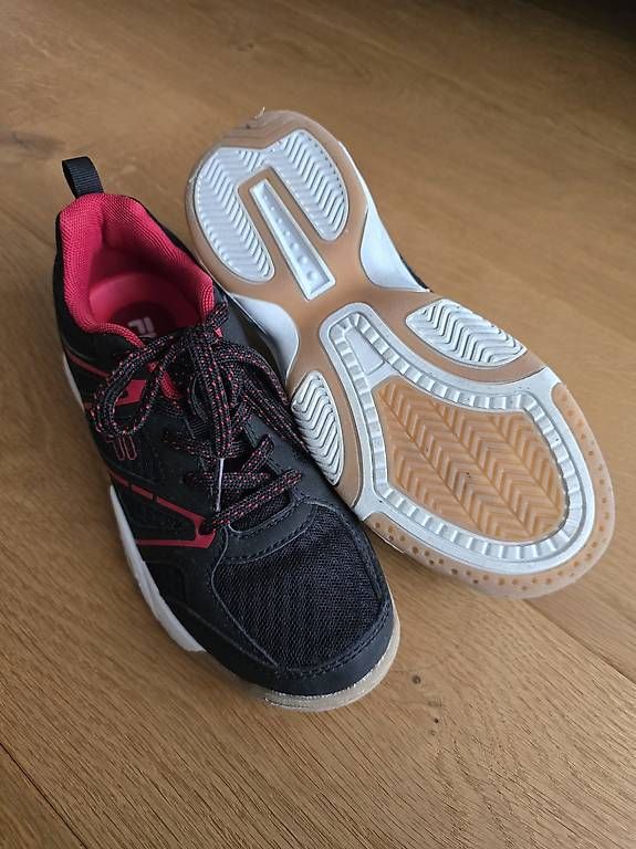 Scarpe per ragazze: Fila Sportschuhe, Grösse 35 – Usato da Stüsslingen venduto da Jersey_75 1