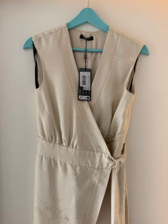Marciano Wickelkleid Jacquard beige Grösse 36 neu