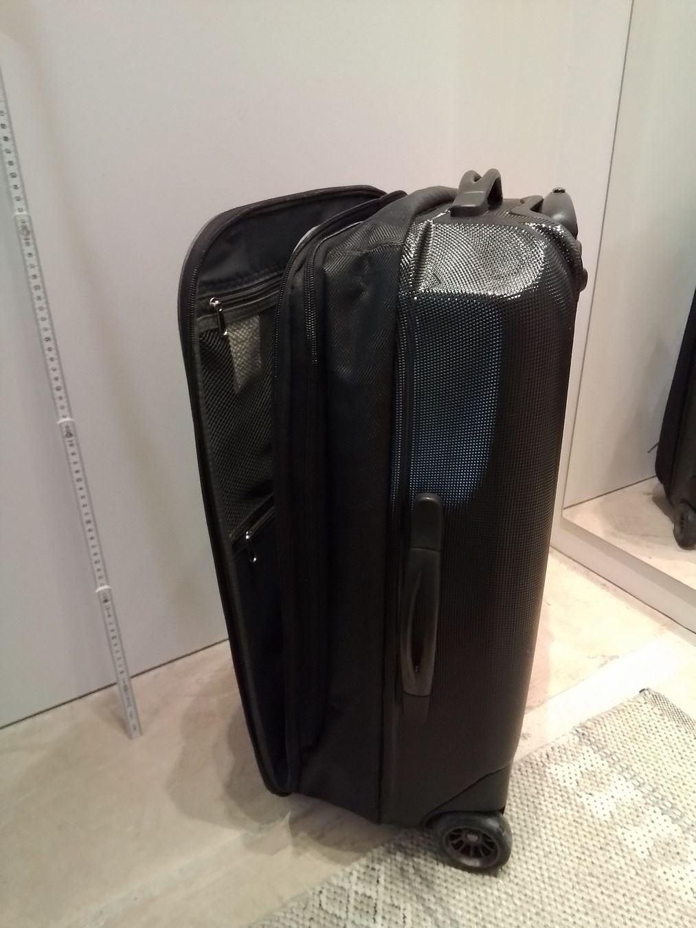 Reisekoffer: Rollkoffer ROYAL CLASS TRAVEL LINE – Gebraucht aus Zofingen von Loop_ReSale 1