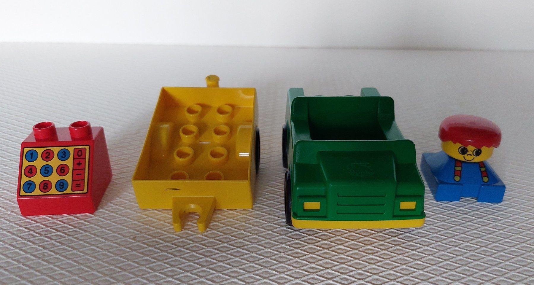 Giocattoli: Duplo voiture avec remorque – Usato da Grandson venduto da Dobbyl 1
