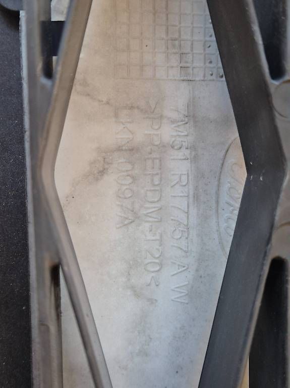 Tutti pezzi di ricambio auto: Ford C-Max - Stosstange vorne – Usato da Oftringen venduto da Rover3 4