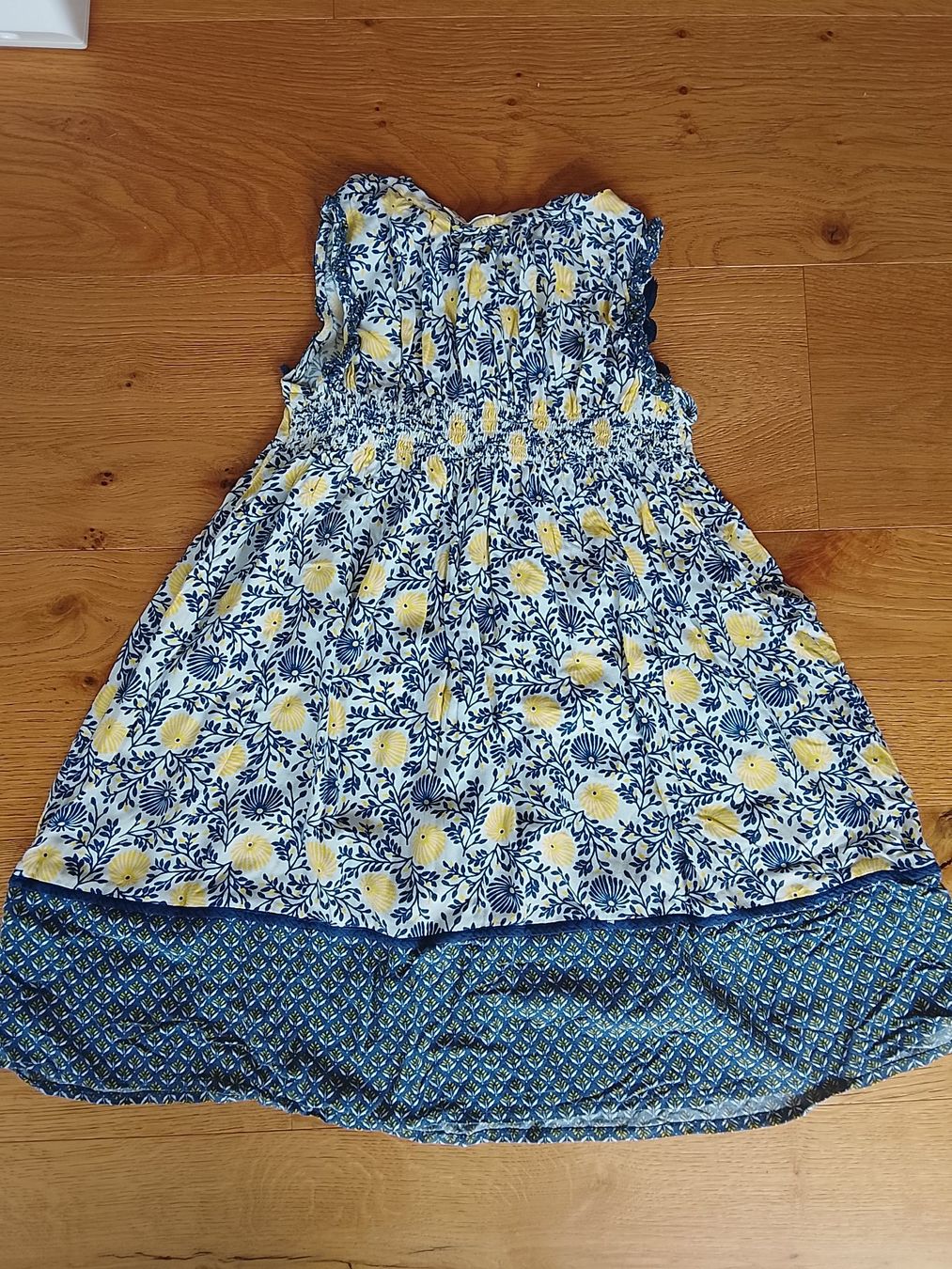 Vestiti & Gonne: Kleid Sfera Gr. 122 cm – Usato da St. Gallen venduto da Okonomyiaki 1