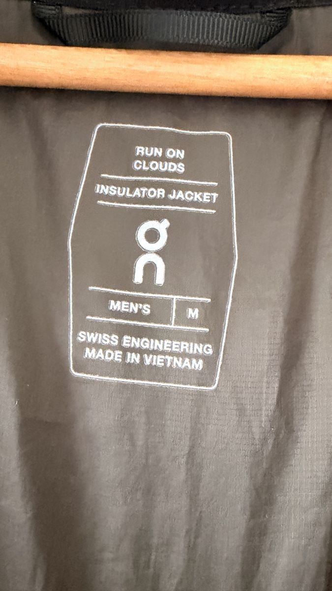 Giacche: On running Insulator Jacket taille M gris olive – Usato da Bulle venduto da LeMoleson 3