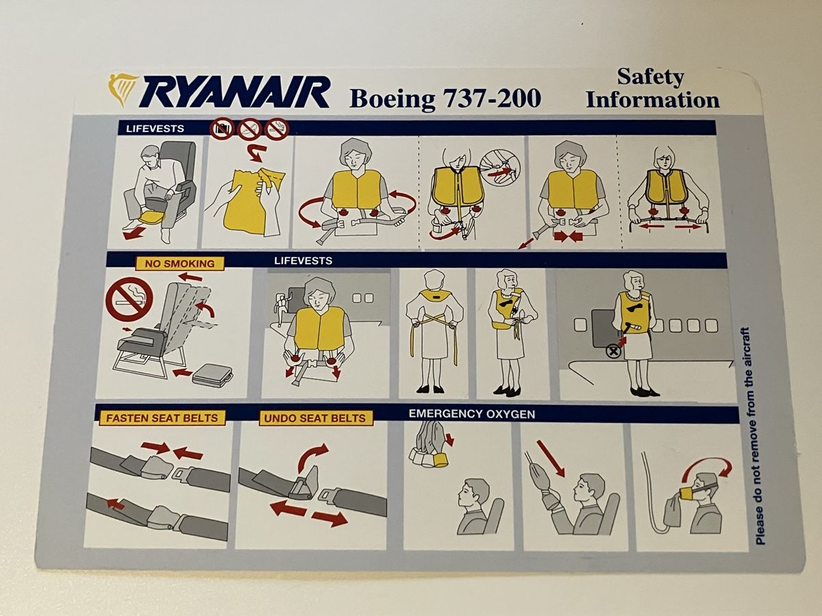 Cartoline: Ryanair Boeing 737 Safety card – Usato da Zürich venduto da Classic_Collection_Zurich 1