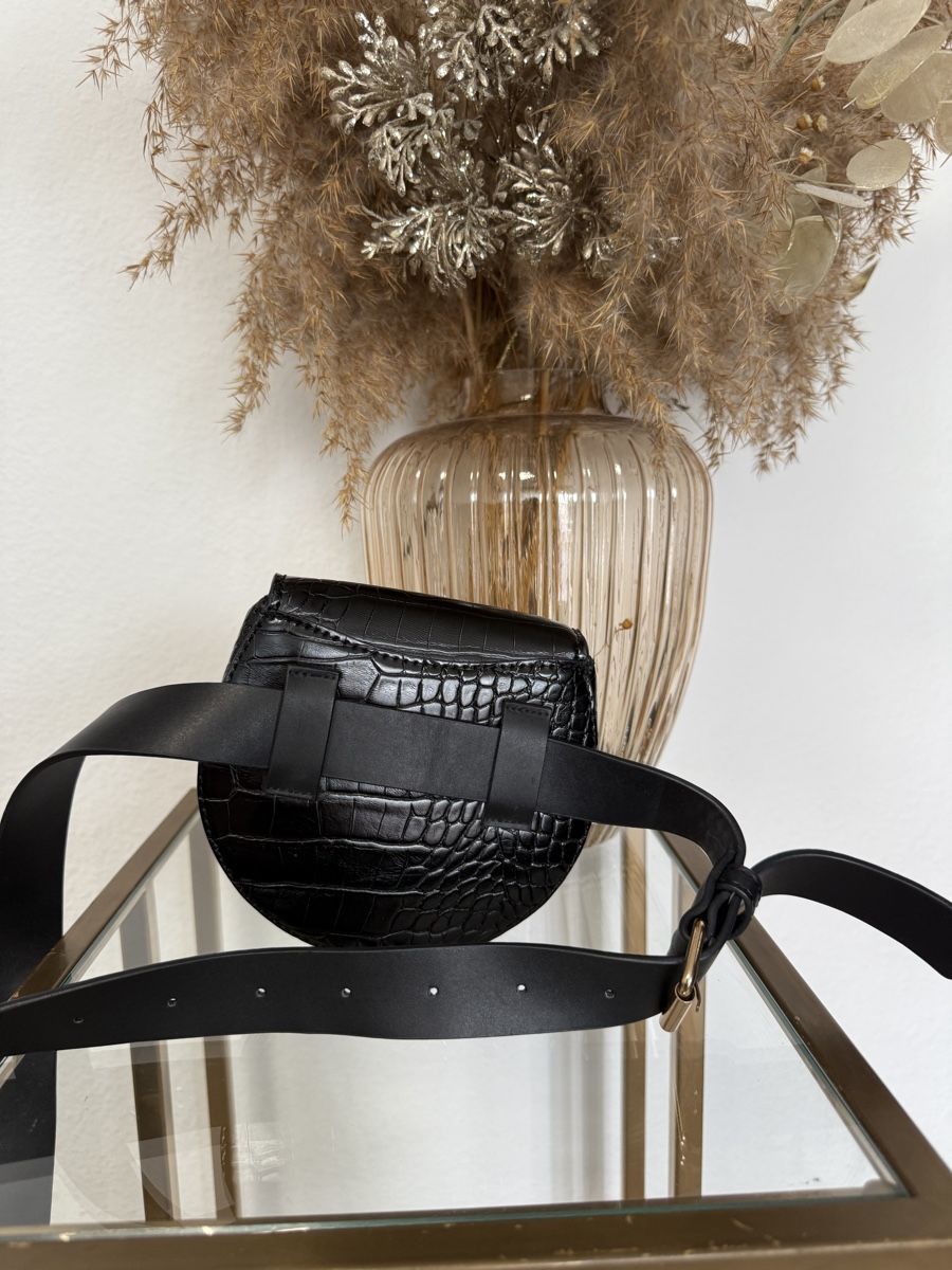 Mango Sacs femmes: Gürteltasche Lederoptik Kroko schwarz mit Gürtel (Mango) – D'occasion à Winterthur par fij_f65r 1