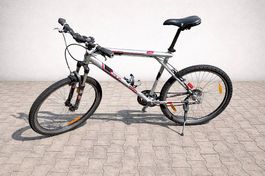 Bike/Velo/Fahrrad in gutem Zustand mit 21 Gängen