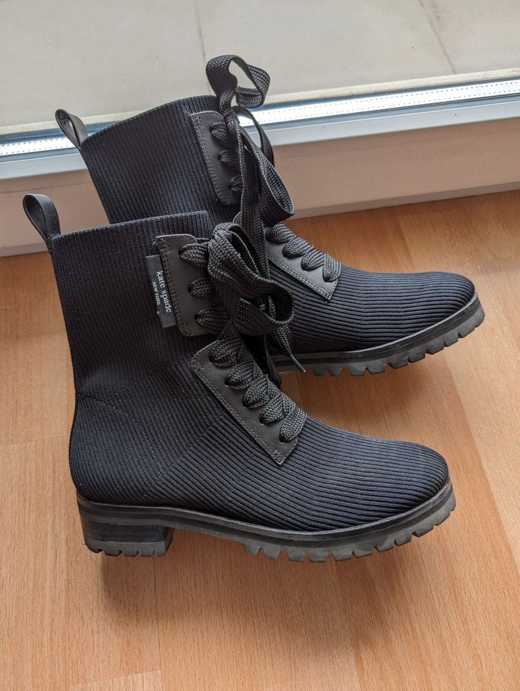 Kate Spade Scarpe da donna: KATE SPADE NEW YORK Merigue Boot - 37 Black – Nuovo (secondo la descrizione) da Glis venduto da livespringly