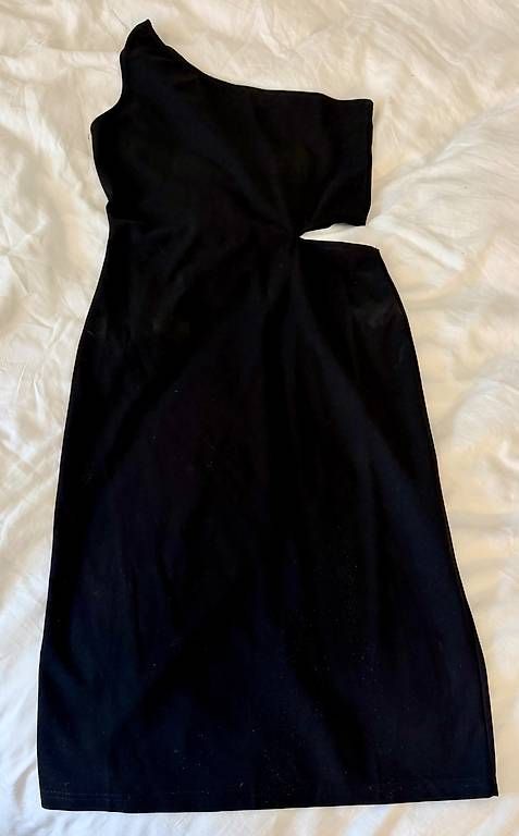 Kleider: Mango Damenkleid, Schwarz, Gr M – Gebraucht aus Oberwil-Lieli von hbailer