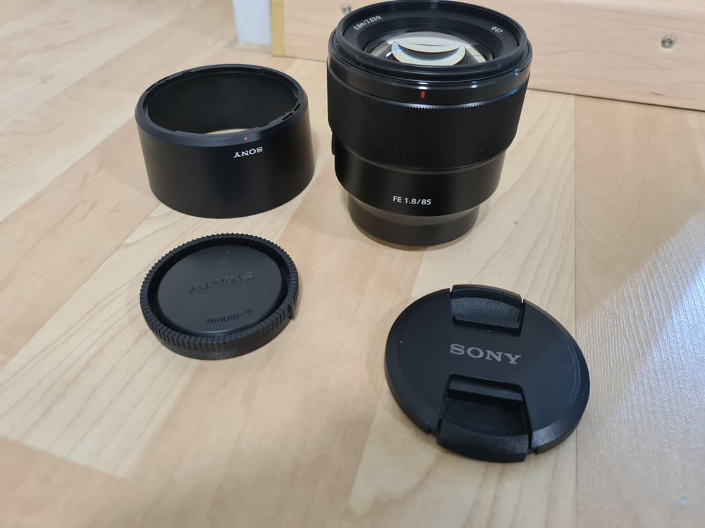 sony e 85mm f1 8