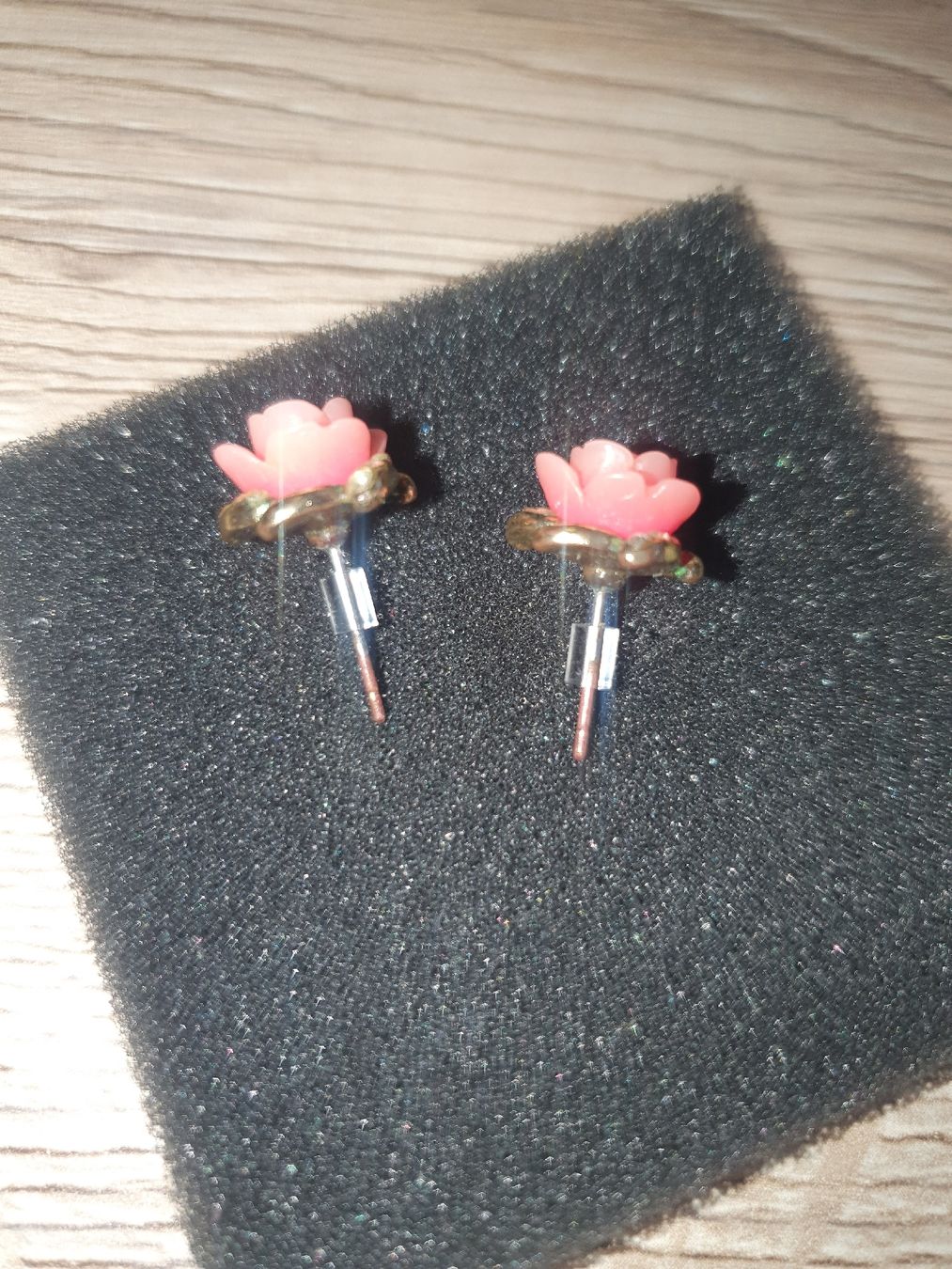Ohrringe & -stecker: Ohrstecker in Rosenform, Modeschmuck – Gebraucht aus Moosseedorf von Sonnenschein.. 4