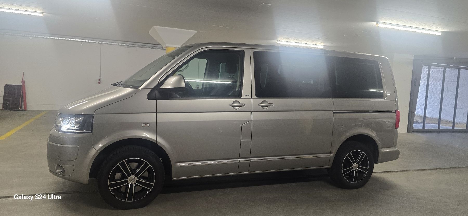 VW Autos: VW T5 Multivan 2.0 Highline  – Gebraucht aus Diessenhofen von Garant-Garage 2