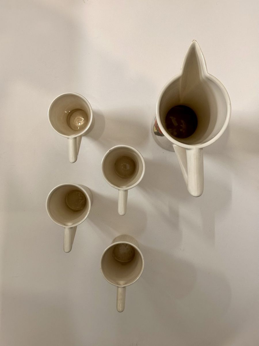 Caraffe: Mid Century Modern Keramik Karaffe mit Bechern – Usato da Lustmühle venduto da Belair1955 4
