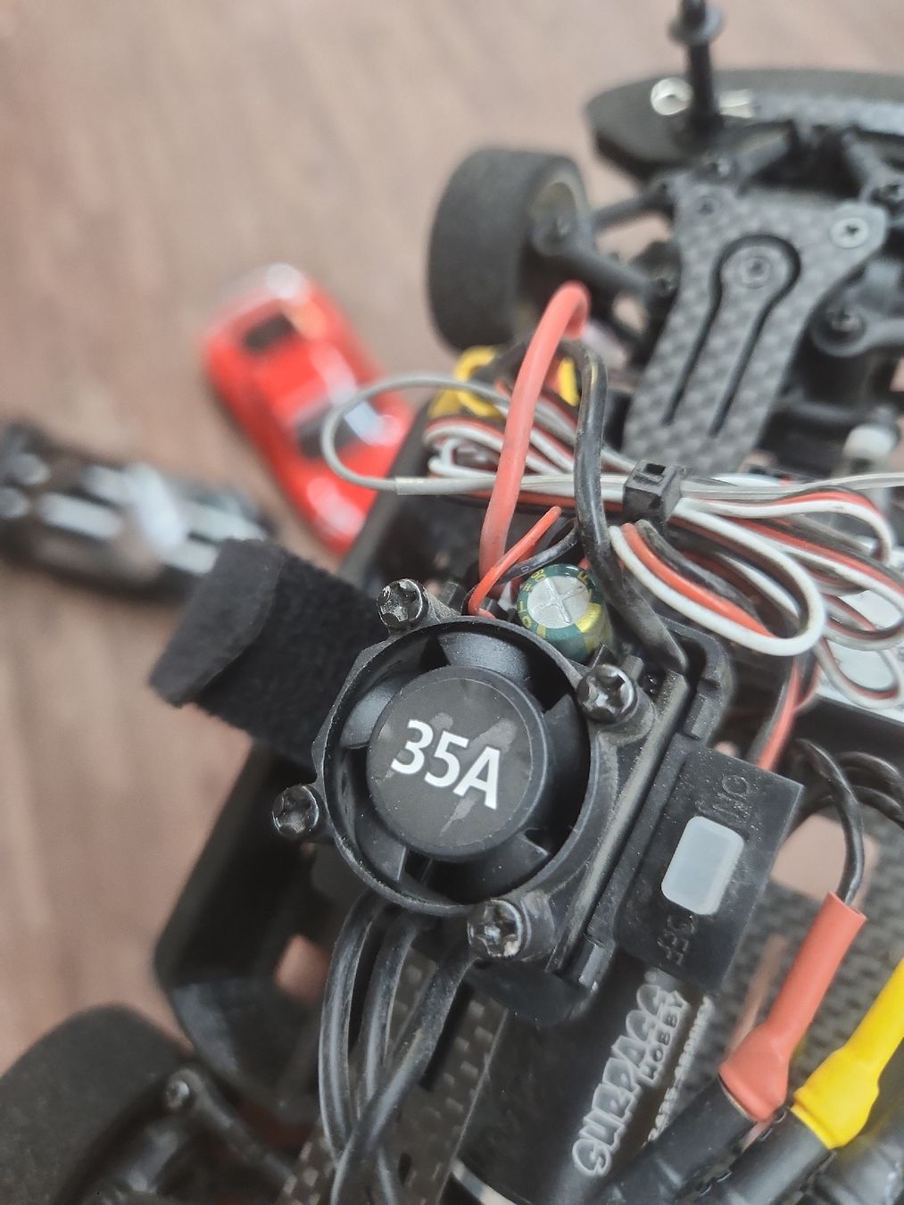 XRay Modellismo RC: Xray M18 PRO mit 3x Karroserien  – Usato da Dürnten venduto da Latinoviper 6