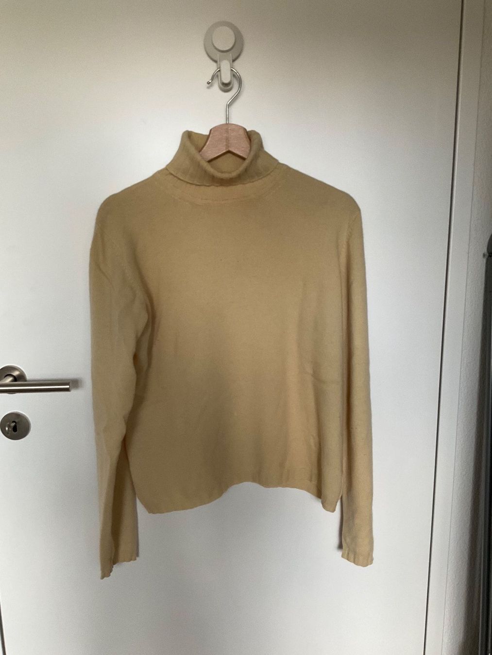 Pullover & Sweatshirts: Kaschmir Rollkragenpullover – Neu (gemäss Beschreibung) aus Wädenswil von Vuki
