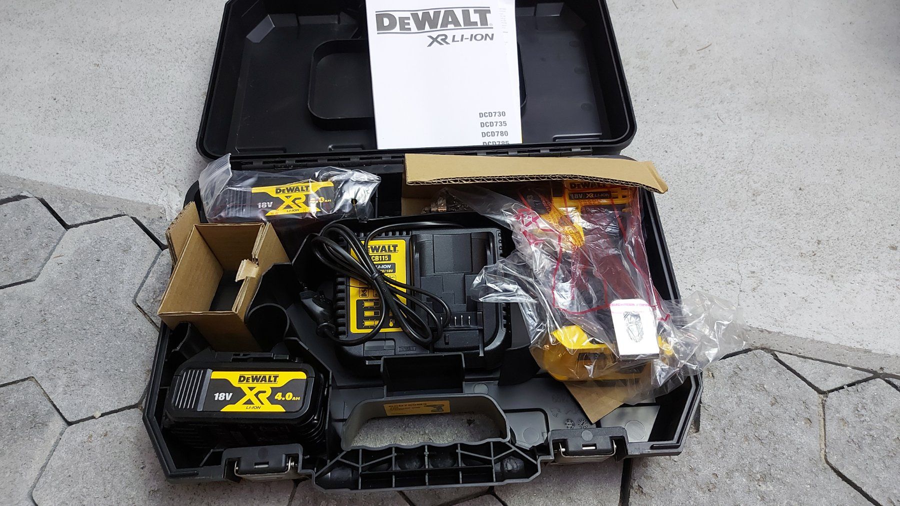 Dewalt Trapani: DeWalt 18V Li-Ion Akku-Bohrschrauber – Nuovo e nell'imballaggio originale da Rickenbach LU venduto da cornel66 5