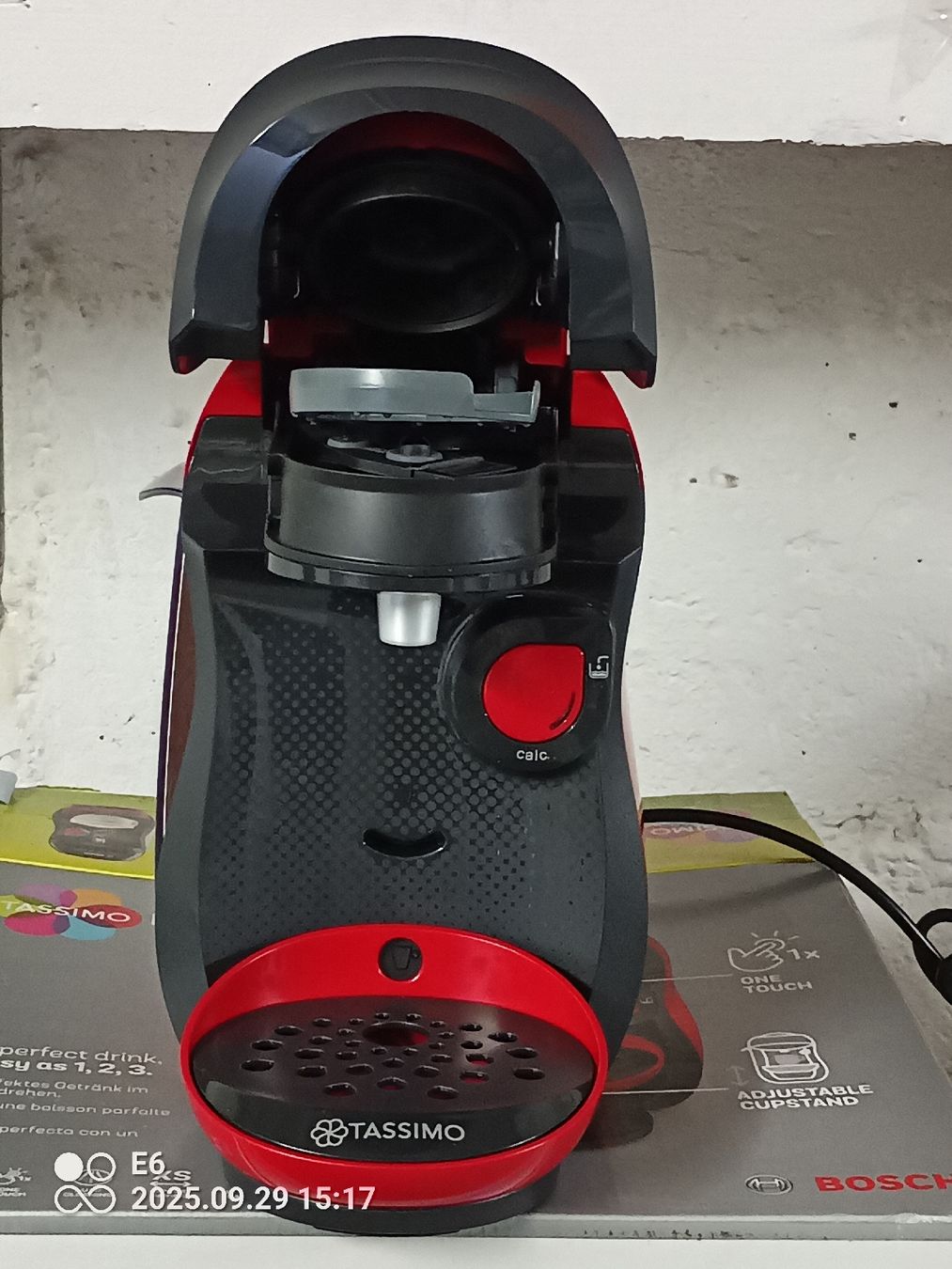 Bosch Macchine per caffè & Macchine per espresso: Neue Tassimo Kaffemaschine – Nuovo e nell'imballaggio originale da Zürich venduto da Mitzi6 1