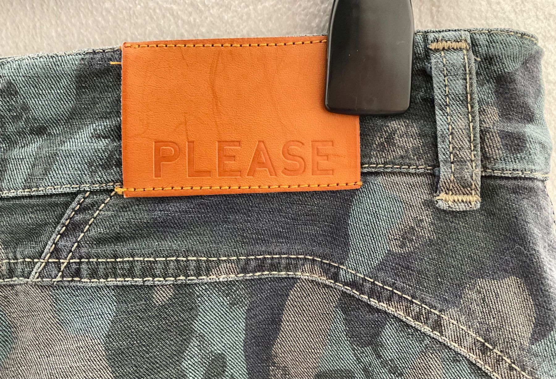 Please Jeans Pantaloni: Please : pantalon imprimé camo - Medium - stretch – Usato da Corseaux venduto da Mililaforet75 4