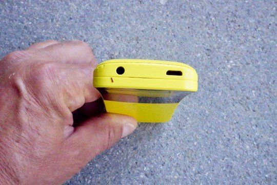 Nokia Telefoni cellulari / Smartphones: Nokia 8110 4G " Banana  " – Usato da Chur venduto da JennyAlexander 3
