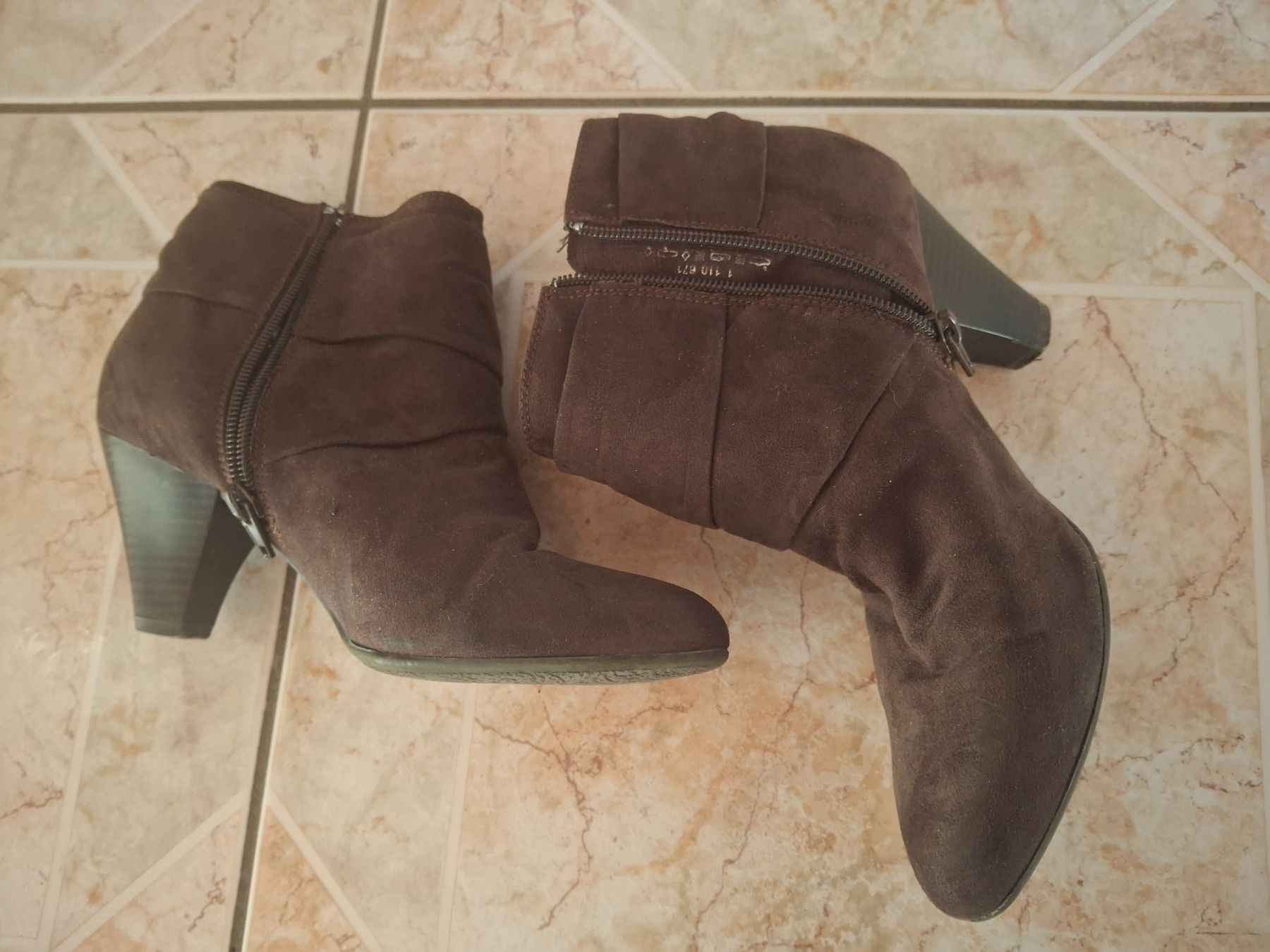 Damenschuhe: Bottines grandeur 37 marque Ariane – Gebraucht aus Villiers von san_jn5w