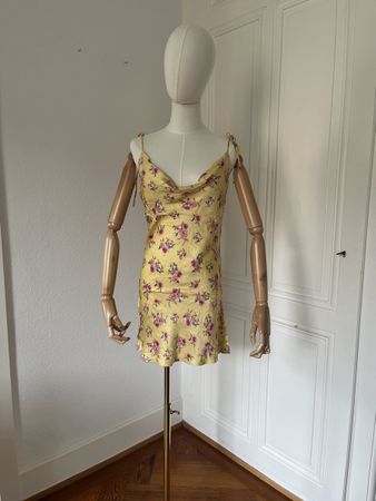 Zara Floral Mini Dress - Size M - Perfect for summer!