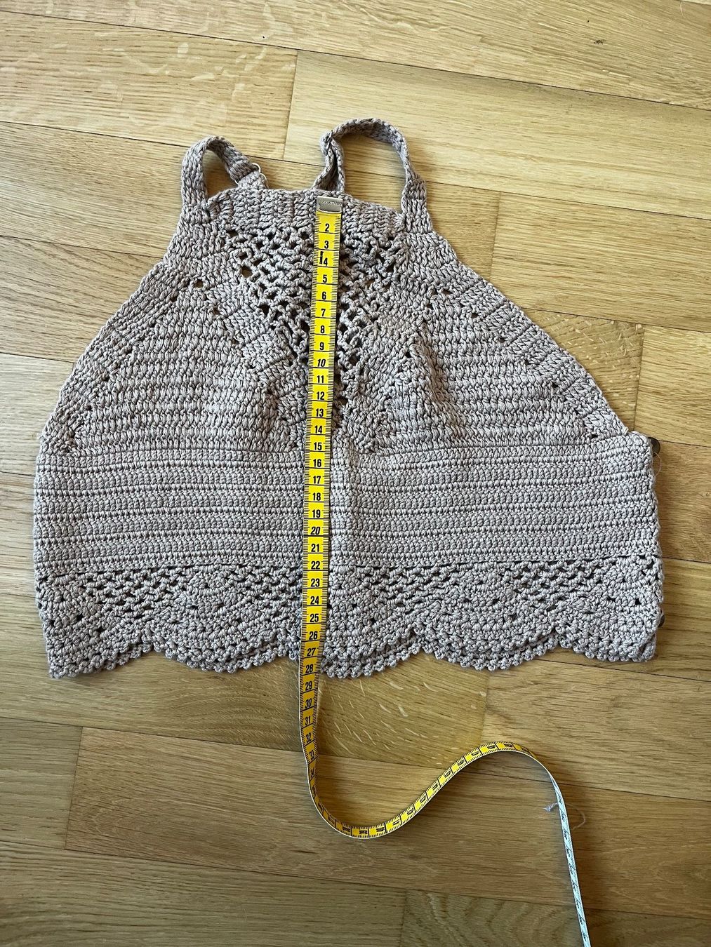 Top: Haut crocheté – Nuovo (secondo la descrizione) da La Tour-de-Trême venduto da lol_85kj 2