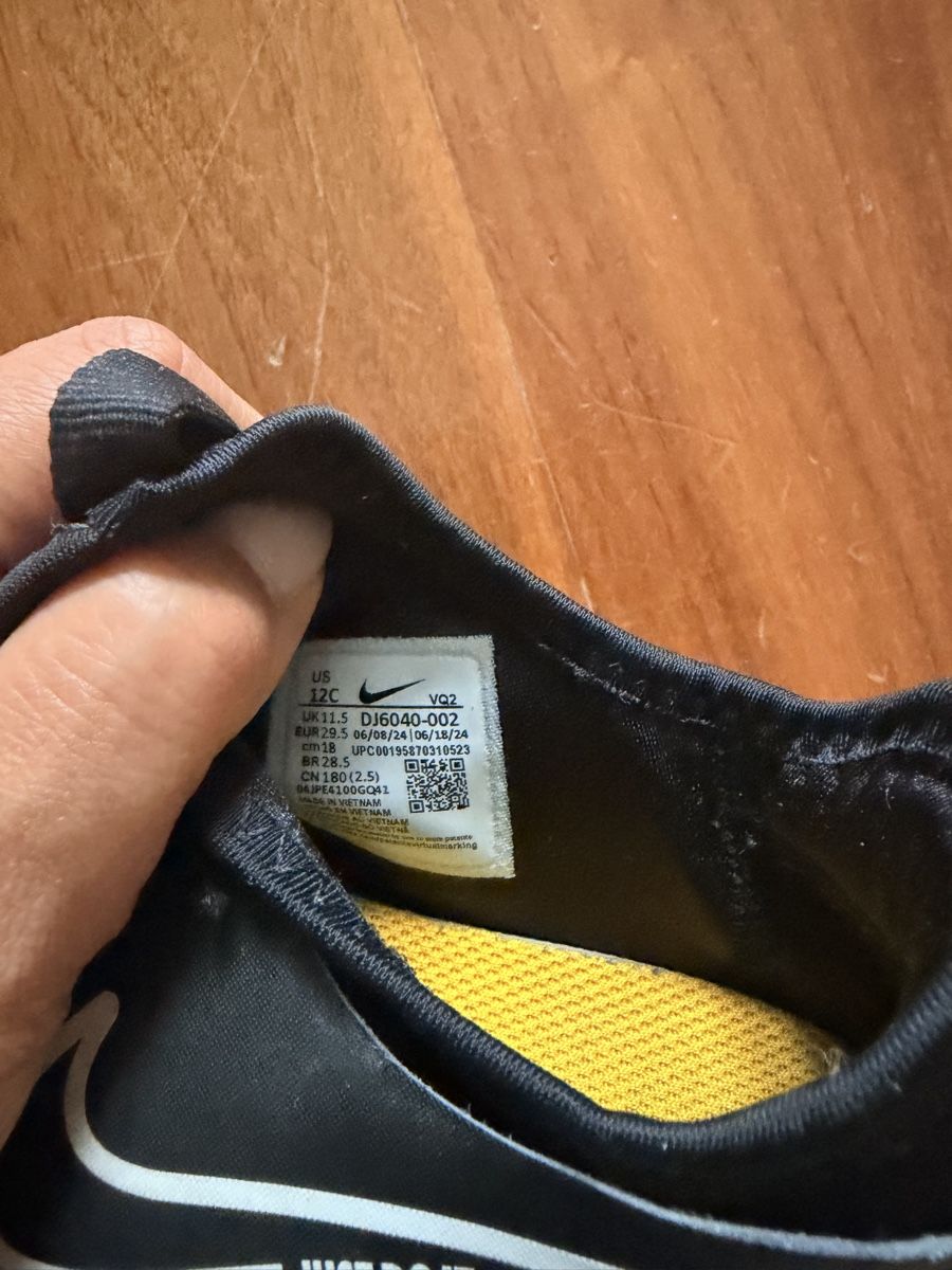 Nike Scarpe per ragazzi: Kinder Turnschuhe, Gr. 29.5 – Usato da Adliswil venduto da Marylu001 2